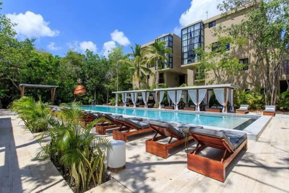 Luxurious Oasis Jacuzzi With Art Gallery And Pool تولوم شقة
