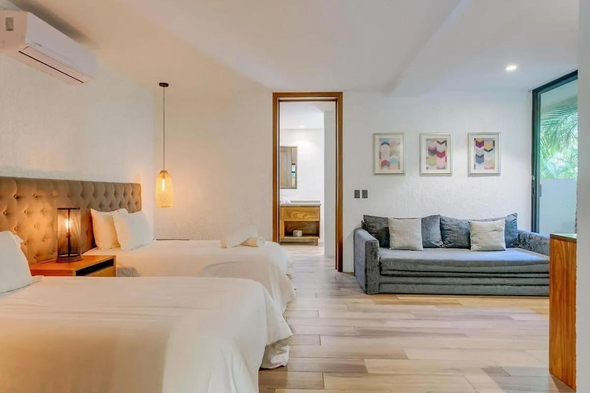 Luxurious Oasis Jacuzzi With Art Gallery And Pool Tulum