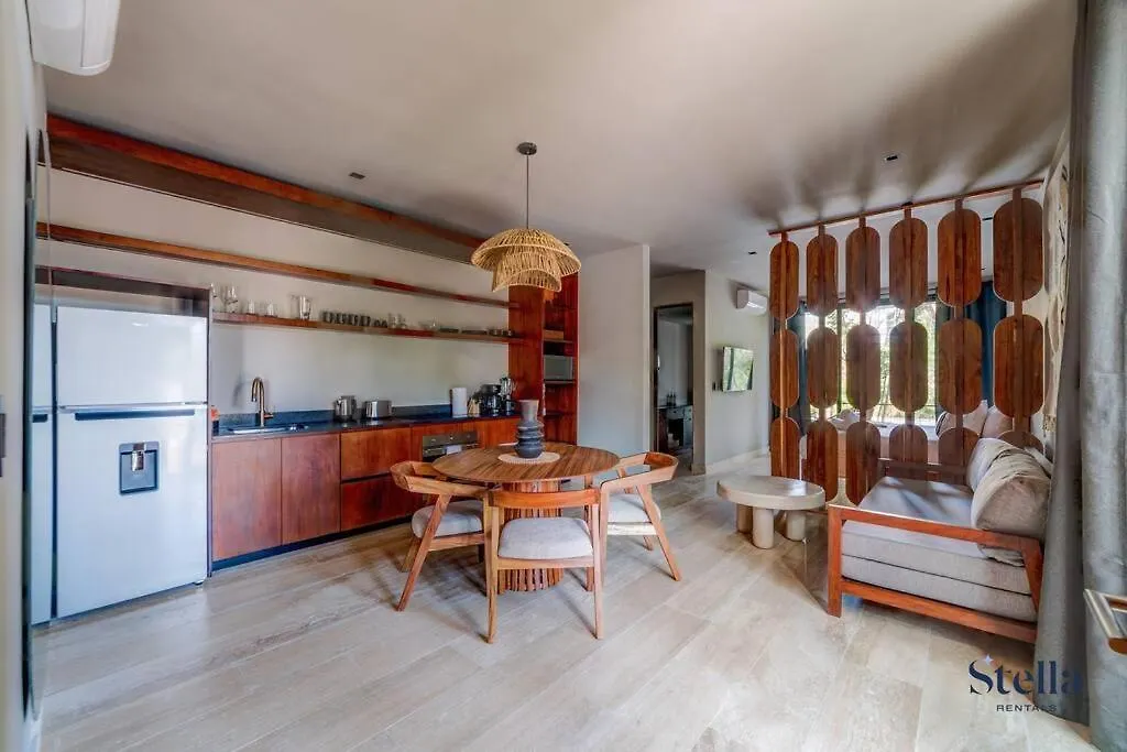 Luxurious Oasis Jacuzzi With Art Gallery And Pool Tulum